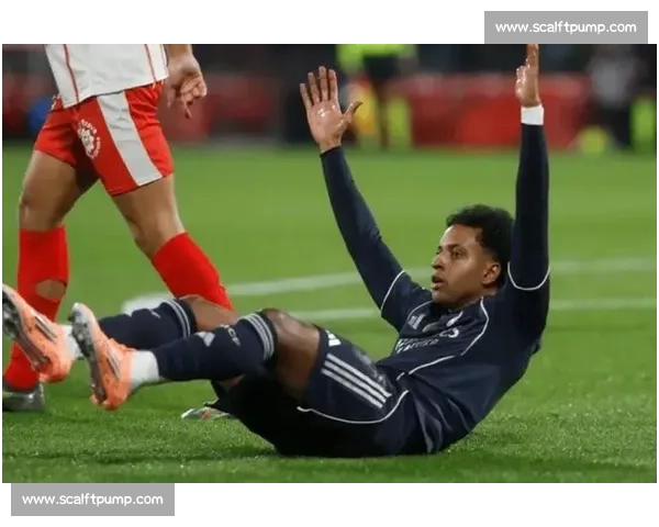 裁判判罚引争议，球星赛后采访含沙射影，暗指不公！